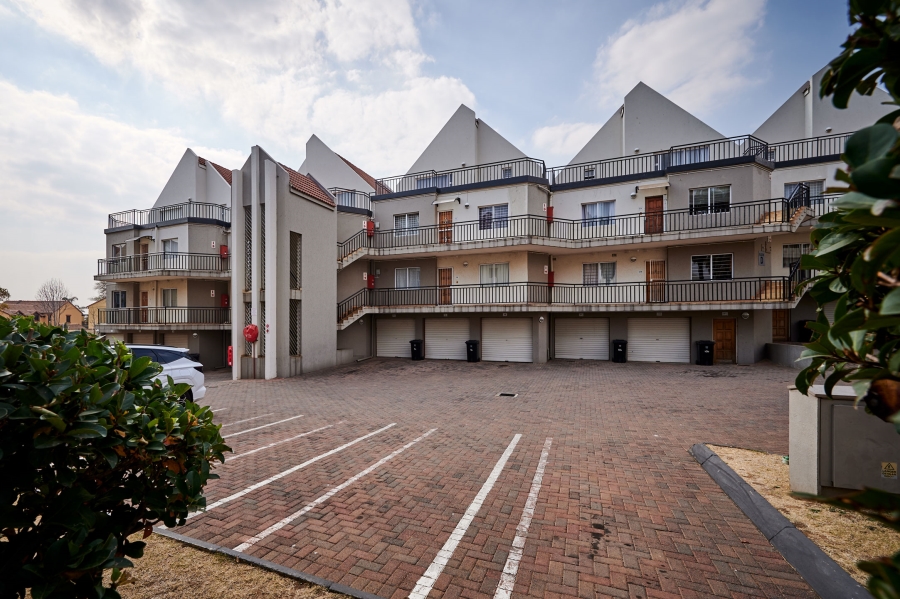 2 Bedroom Property for Sale in Halfway Gardens Gauteng