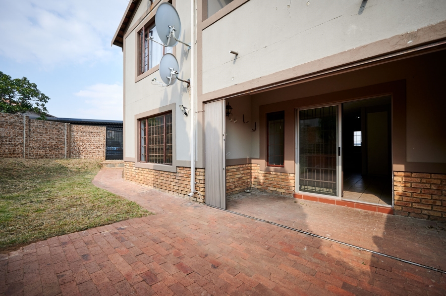 2 Bedroom Property for Sale in Halfway Gardens Gauteng