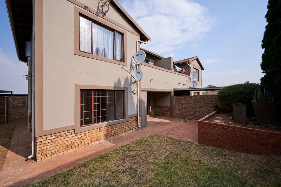 2 Bedroom Property for Sale in Halfway Gardens Gauteng