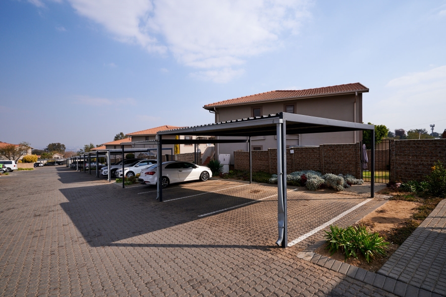 2 Bedroom Property for Sale in Halfway Gardens Gauteng