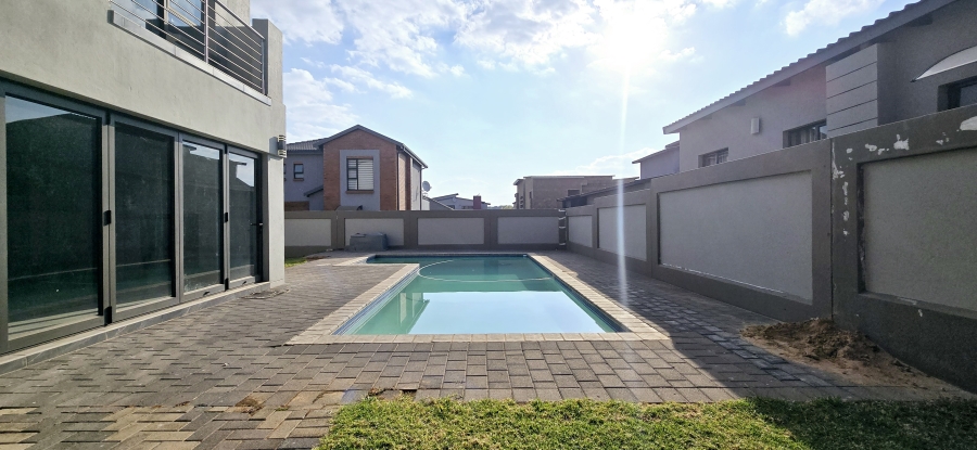 4 Bedroom Property for Sale in Zambezi Manor Lifestyle Estate Gauteng