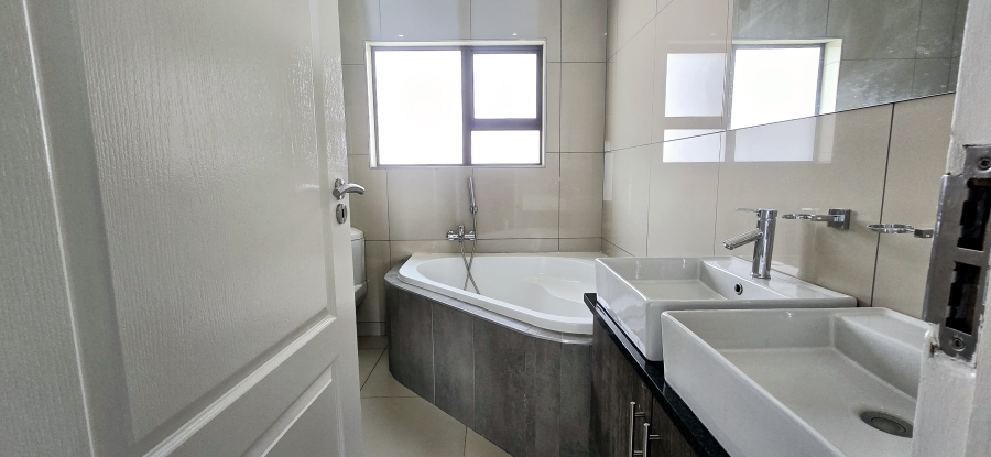 4 Bedroom Property for Sale in Zambezi Manor Lifestyle Estate Gauteng