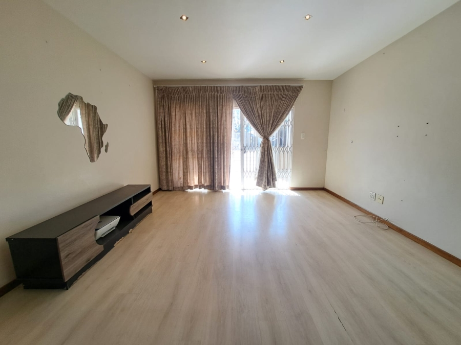 2 Bedroom Property for Sale in Kenleaf Gauteng