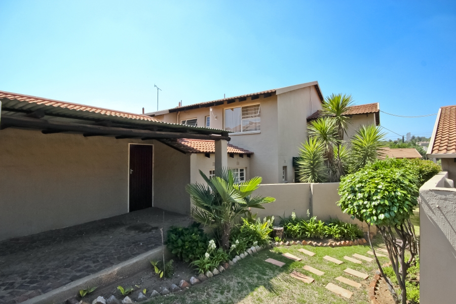 4 Bedroom Property for Sale in Corlett Gardens Gauteng