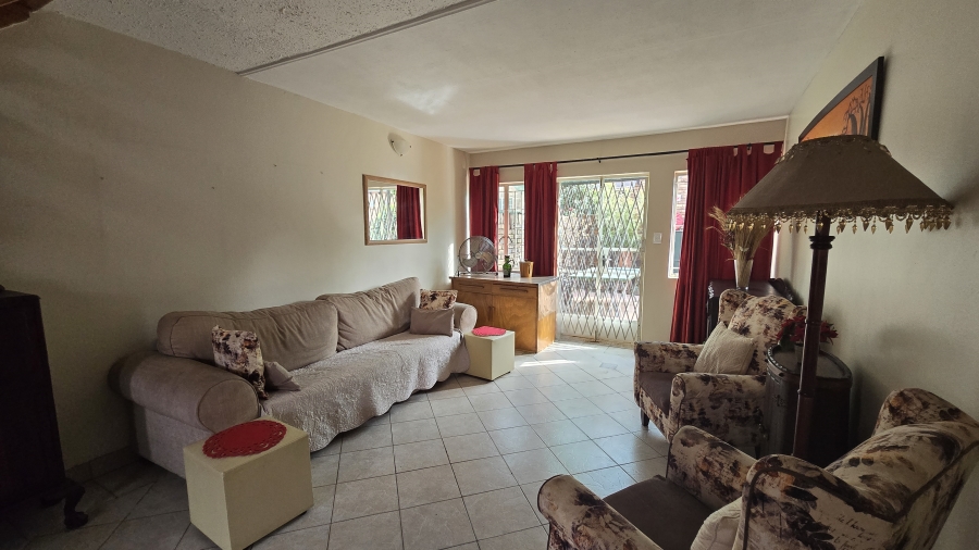 3 Bedroom Property for Sale in Garsfontein Gauteng