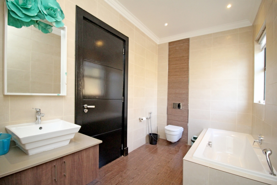 5 Bedroom Property for Sale in Houghton Estate Gauteng