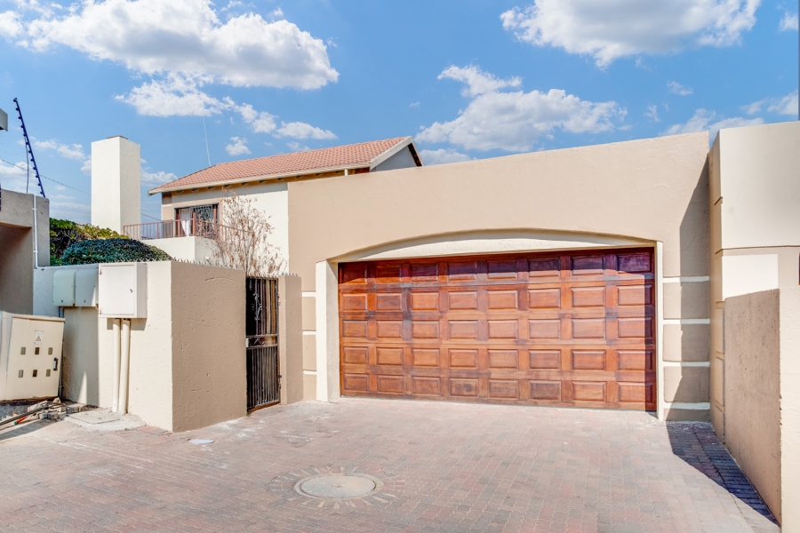 3 Bedroom Property for Sale in Douglasdale Gauteng