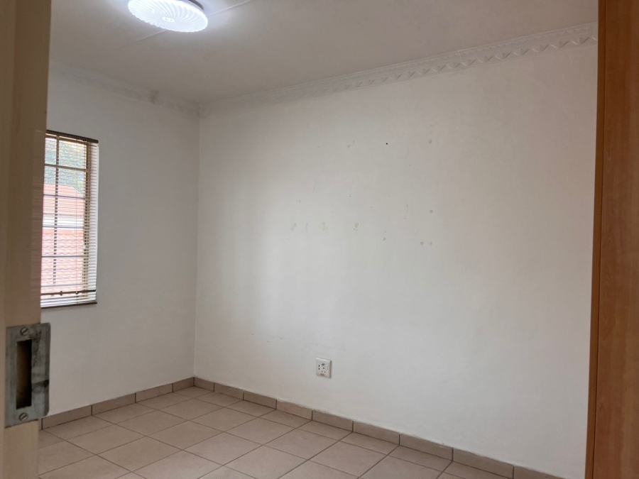 2 Bedroom Property for Sale in Montana Gauteng