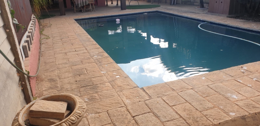 7 Bedroom Property for Sale in Mayville Gauteng