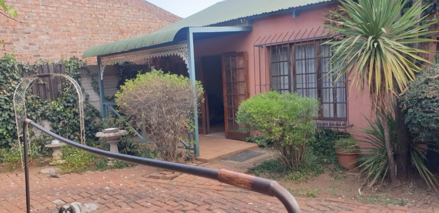 7 Bedroom Property for Sale in Mayville Gauteng