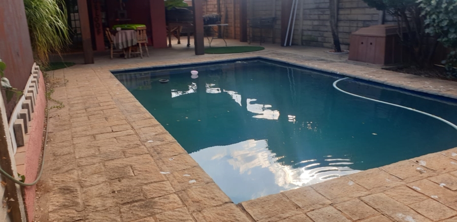 7 Bedroom Property for Sale in Mayville Gauteng