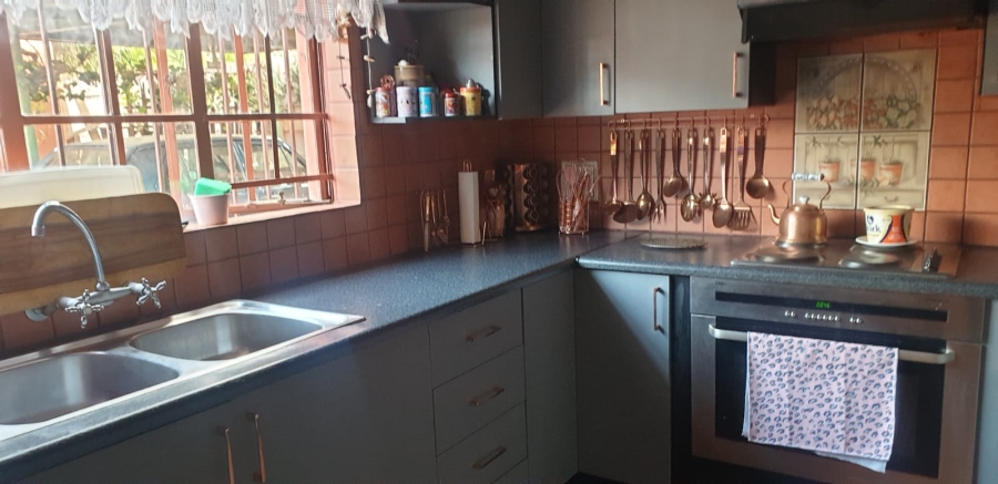 7 Bedroom Property for Sale in Mayville Gauteng