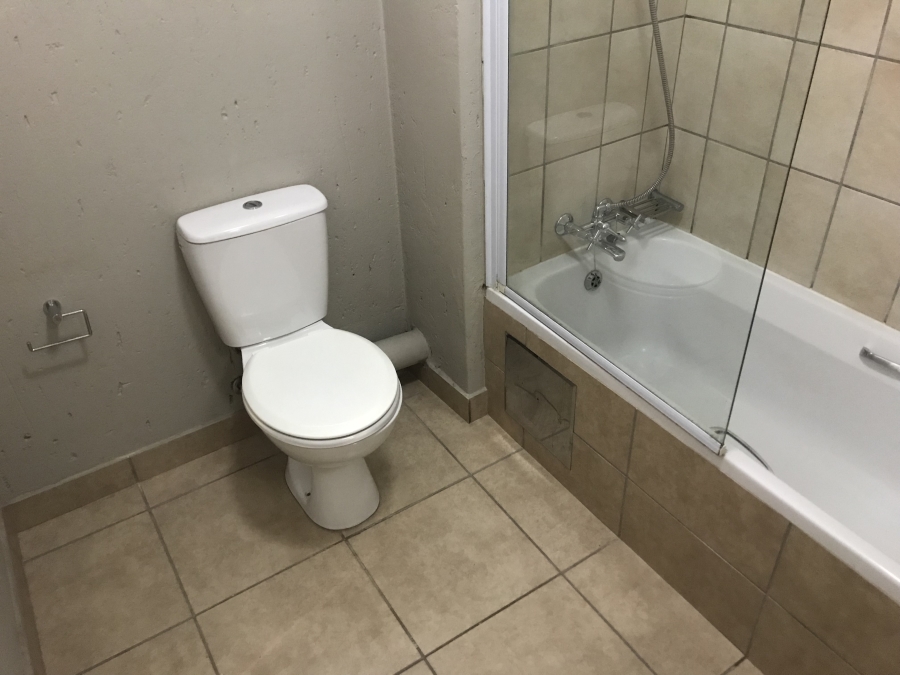 To Let 2 Bedroom Property for Rent in Ferndale Gauteng