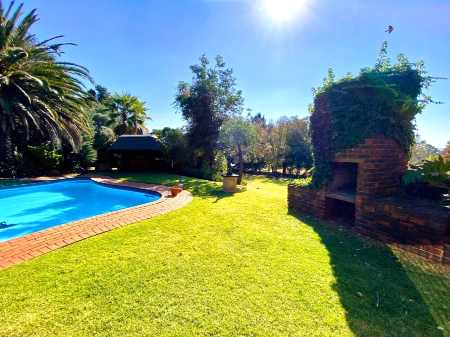 5 Bedroom Property for Sale in Golf View Gauteng