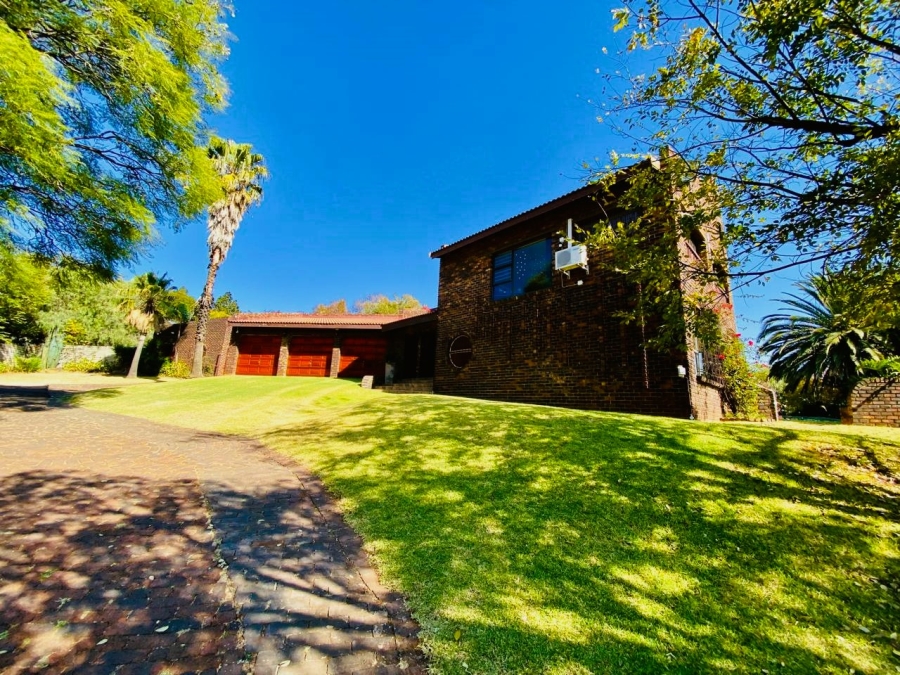 5 Bedroom Property for Sale in Golf View Gauteng