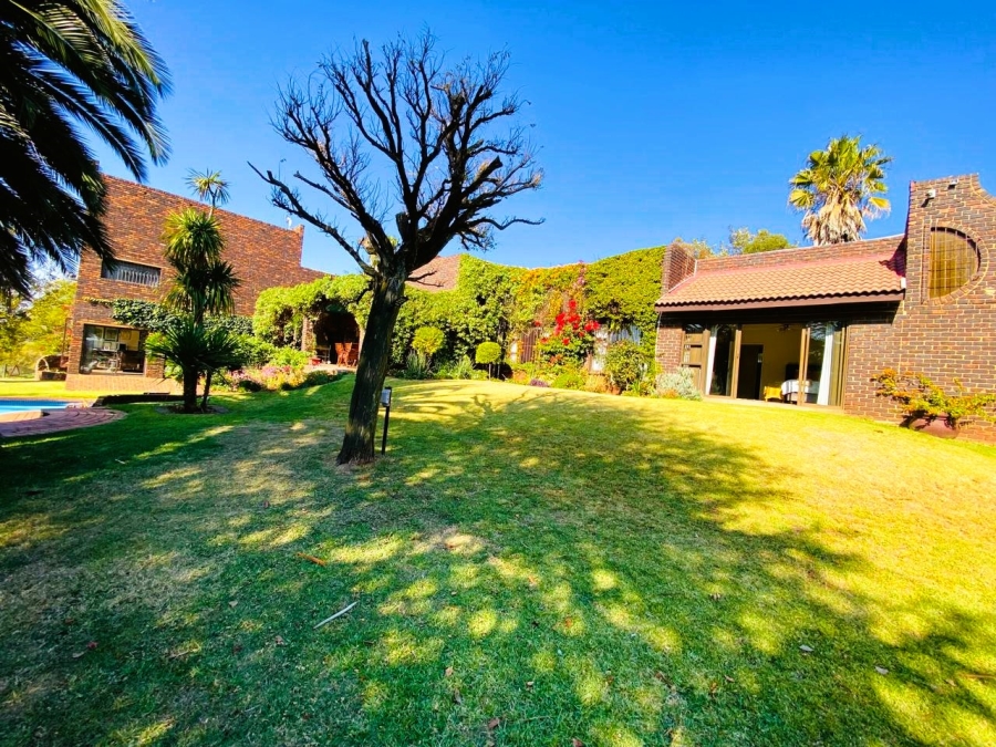 5 Bedroom Property for Sale in Golf View Gauteng