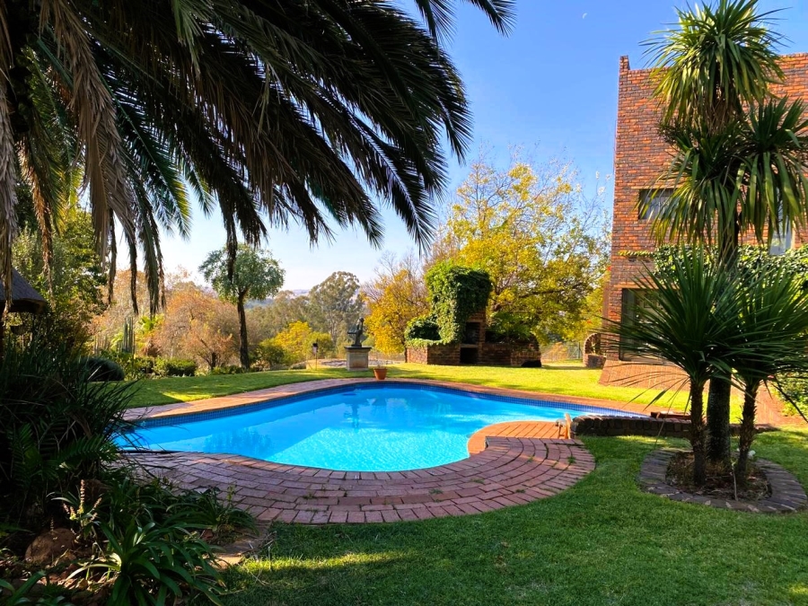 5 Bedroom Property for Sale in Golf View Gauteng