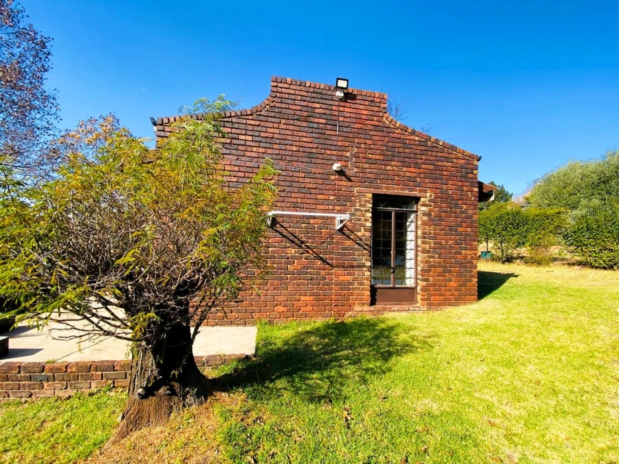 5 Bedroom Property for Sale in Golf View Gauteng