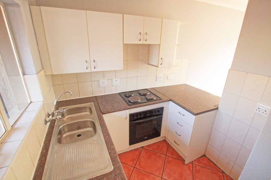 2 Bedroom Property for Sale in Roodepoort Gauteng