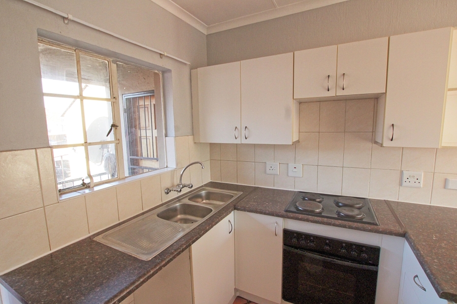 2 Bedroom Property for Sale in Roodepoort Gauteng