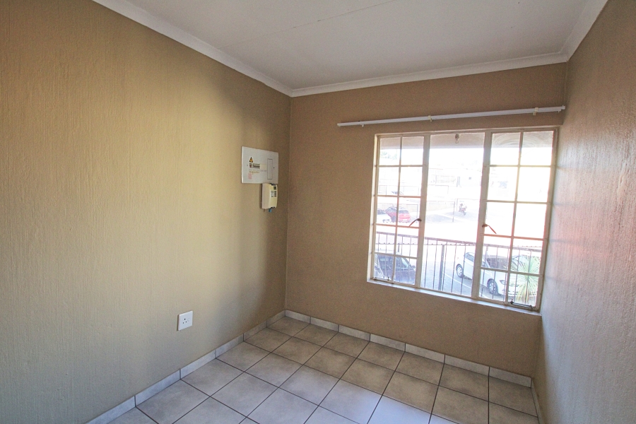 2 Bedroom Property for Sale in Roodepoort Gauteng