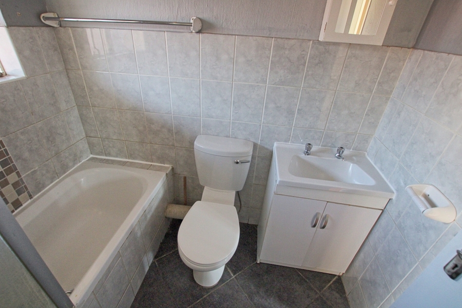 2 Bedroom Property for Sale in Roodepoort Gauteng