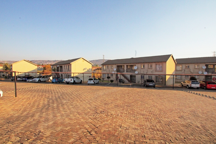 2 Bedroom Property for Sale in Roodepoort Gauteng