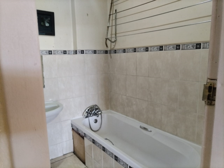 2 Bedroom Property for Sale in Moregloed Gauteng