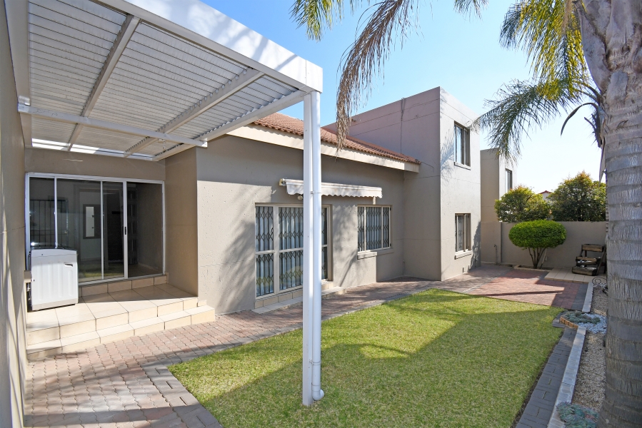 5 Bedroom Property for Sale in North Riding Gauteng