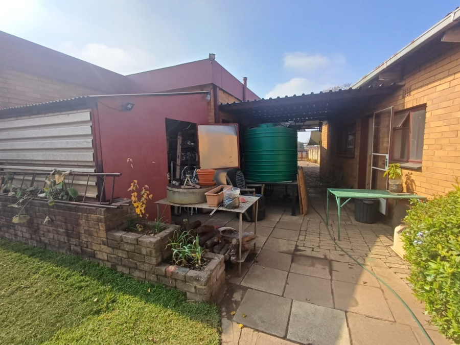 2 Bedroom Property for Sale in Vanderbijlpark CE 3 Gauteng