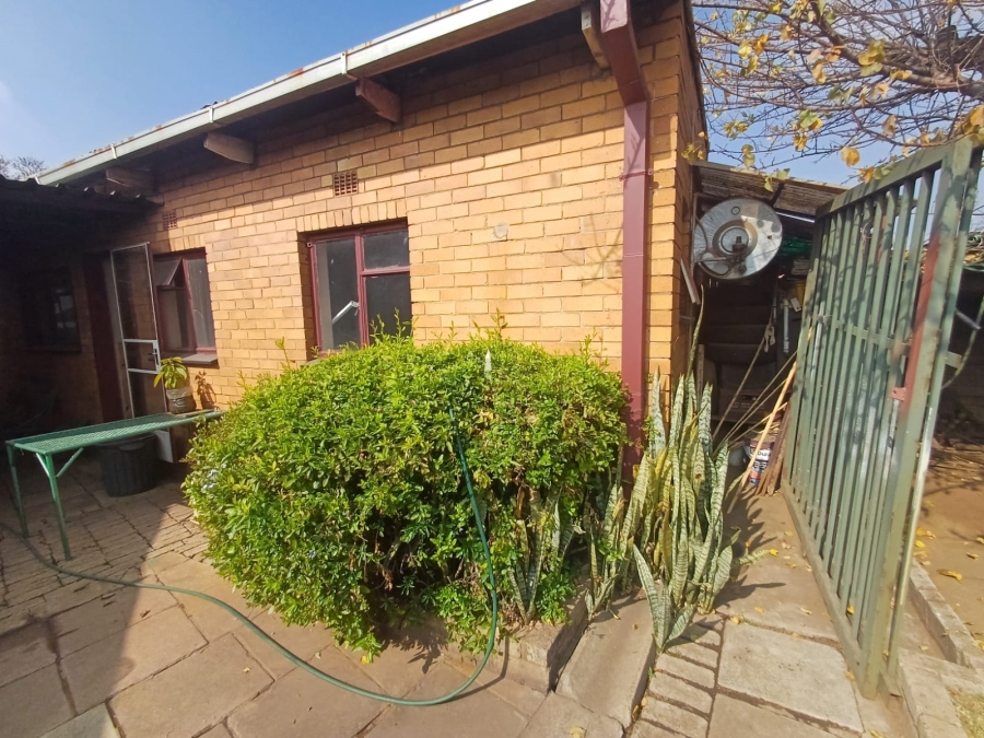 2 Bedroom Property for Sale in Vanderbijlpark CE 3 Gauteng