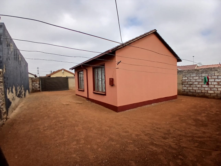 2 Bedroom Property for Sale in Mfundo Park Gauteng