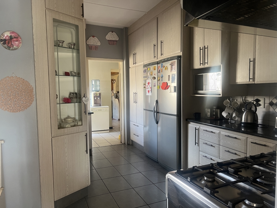 4 Bedroom Property for Sale in Greenhills Gauteng