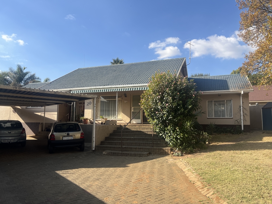 4 Bedroom Property for Sale in Greenhills Gauteng