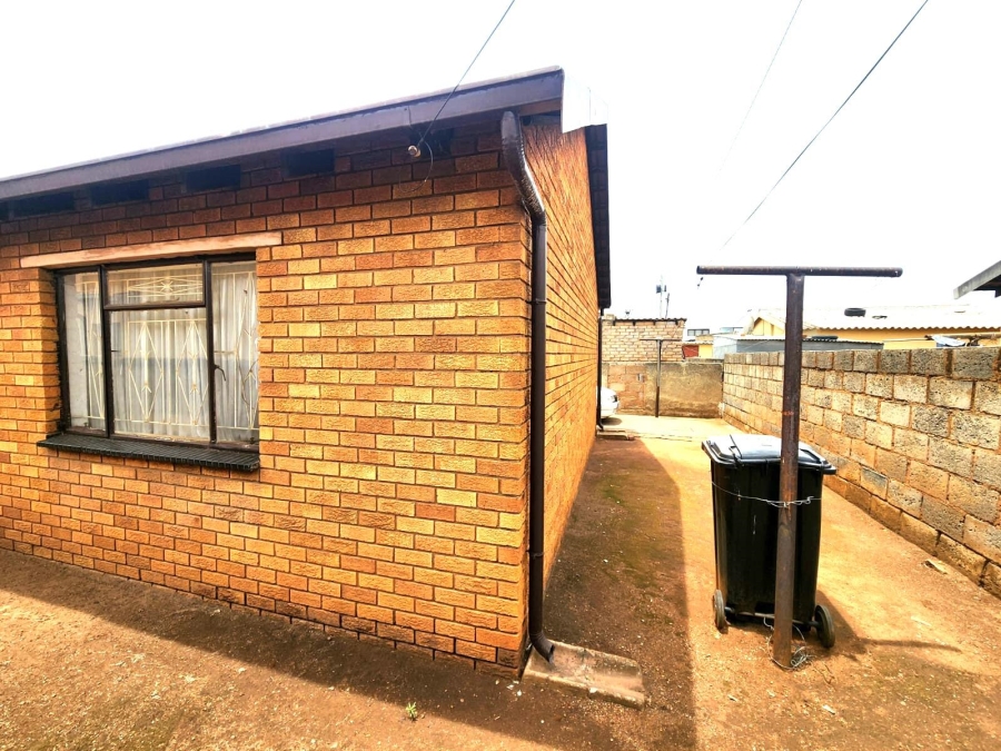 3 Bedroom Property for Sale in Tokoza Gauteng