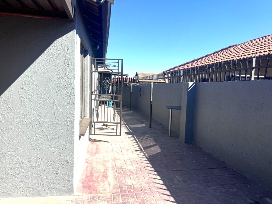 3 Bedroom Property for Sale in Vosloorus Ext 6 Gauteng