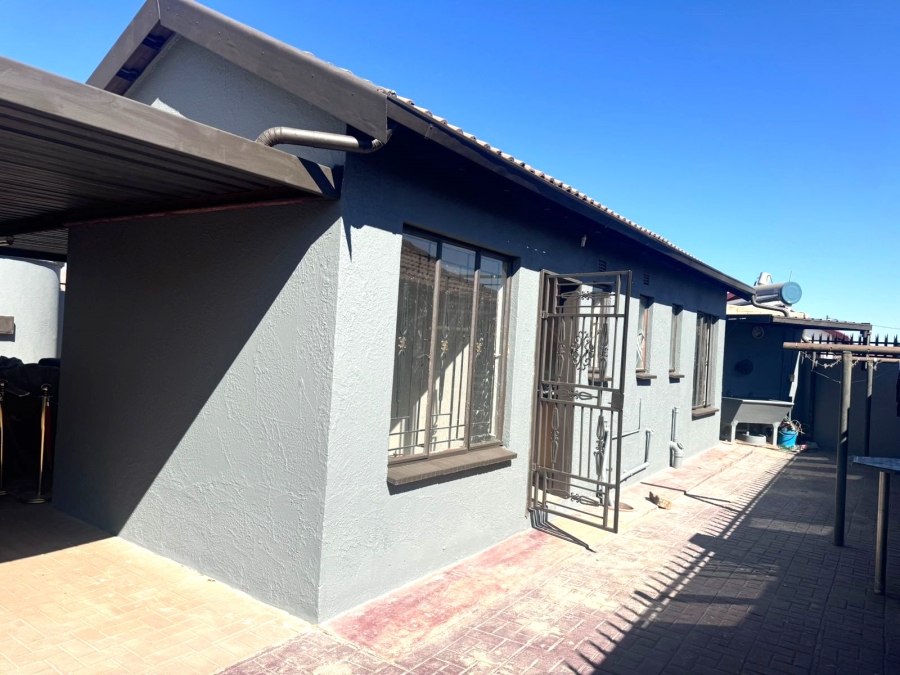 3 Bedroom Property for Sale in Vosloorus Ext 6 Gauteng