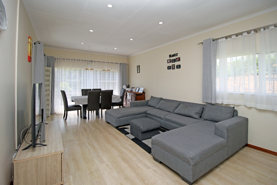 3 Bedroom Property for Sale in Corlett Gardens Gauteng