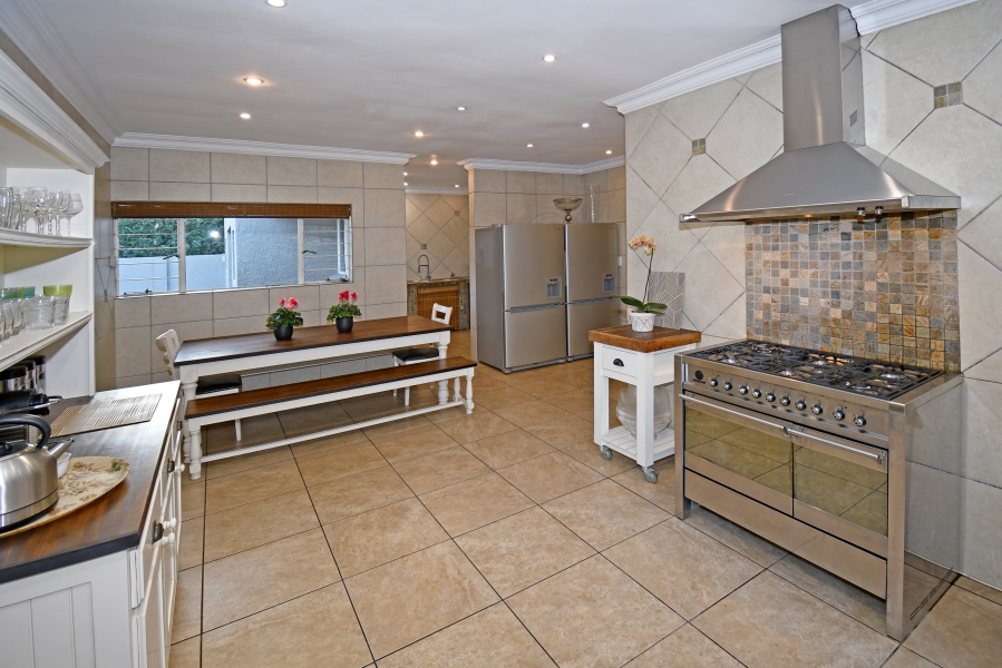 5 Bedroom Property for Sale in Fairland Gauteng