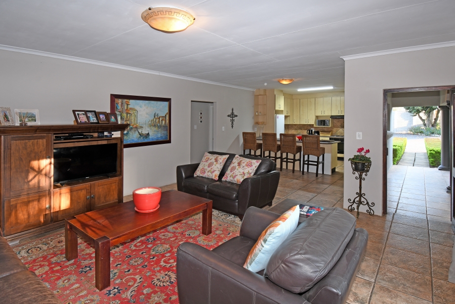 5 Bedroom Property for Sale in Fairland Gauteng