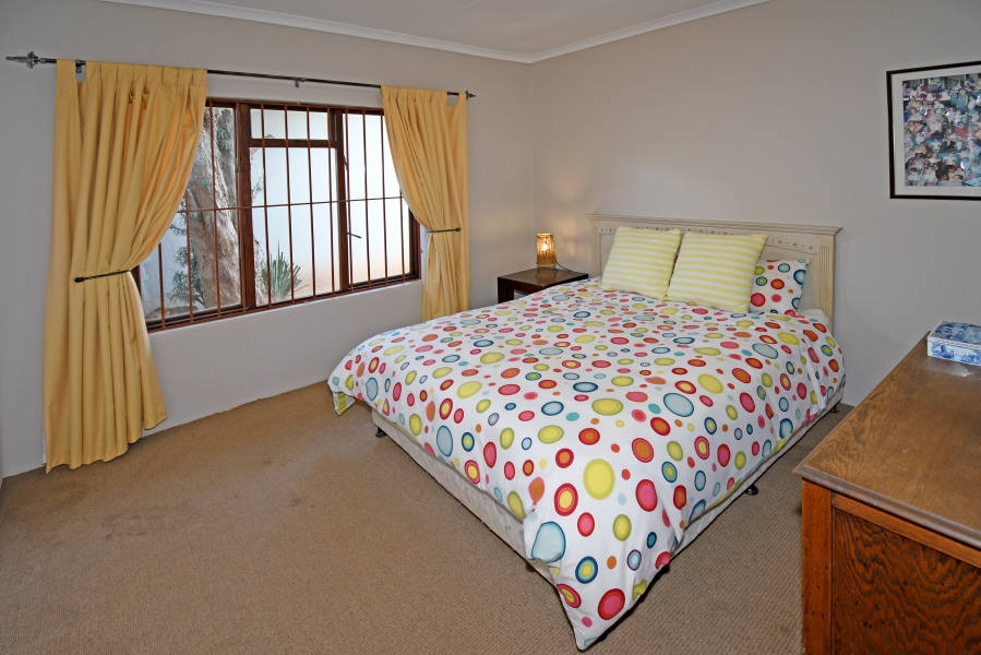 5 Bedroom Property for Sale in Fairland Gauteng