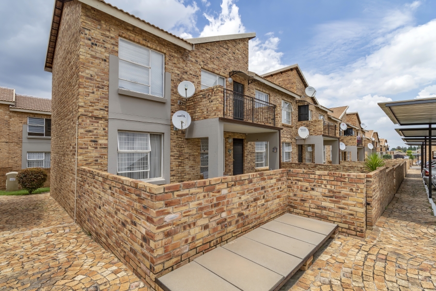 2 Bedroom Property for Sale in Honeypark Gauteng