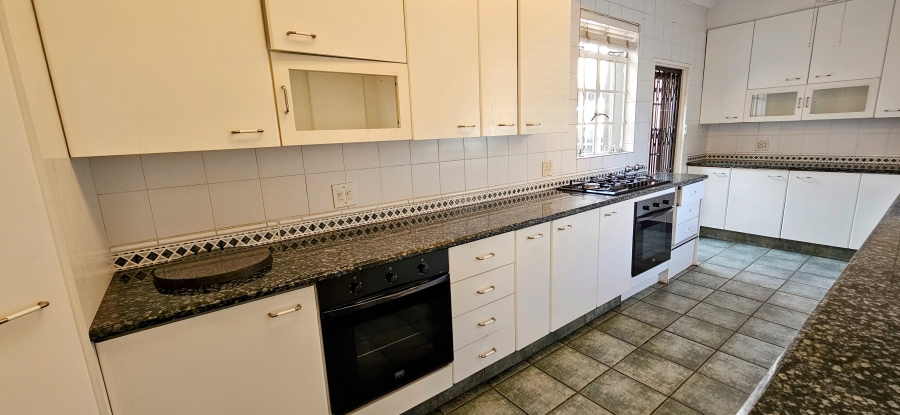 3 Bedroom Property for Sale in Three Rivers Proper Gauteng