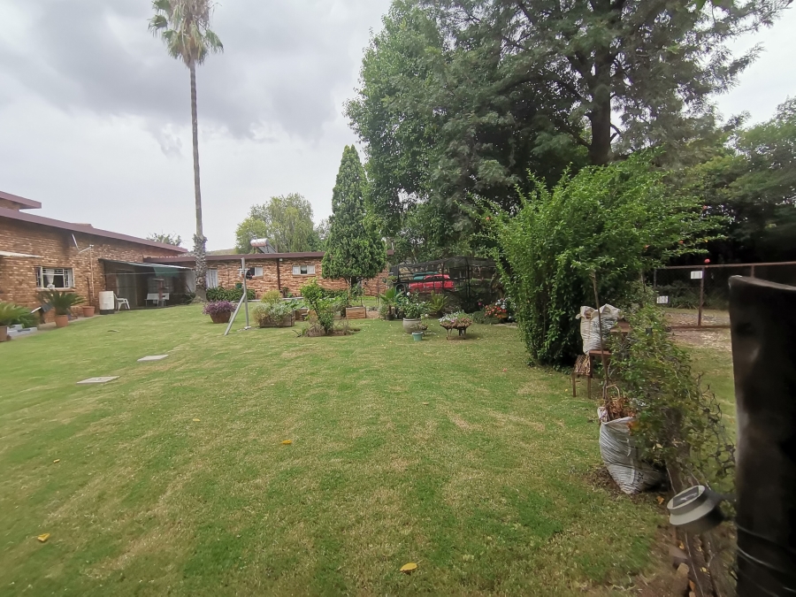 4 Bedroom Property for Sale in Andeon Gauteng