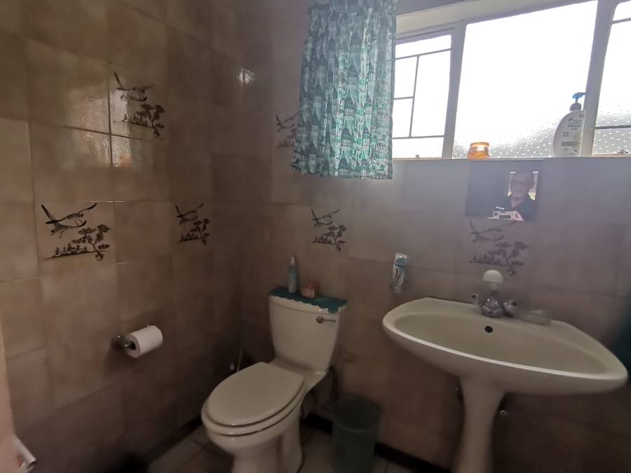 4 Bedroom Property for Sale in Andeon Gauteng