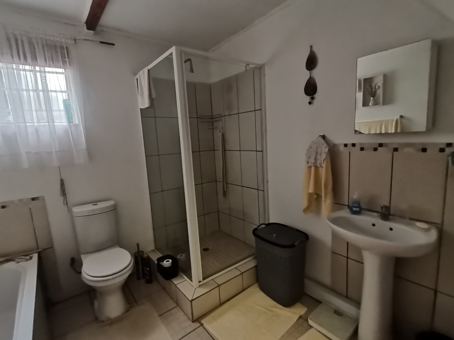 4 Bedroom Property for Sale in Andeon Gauteng