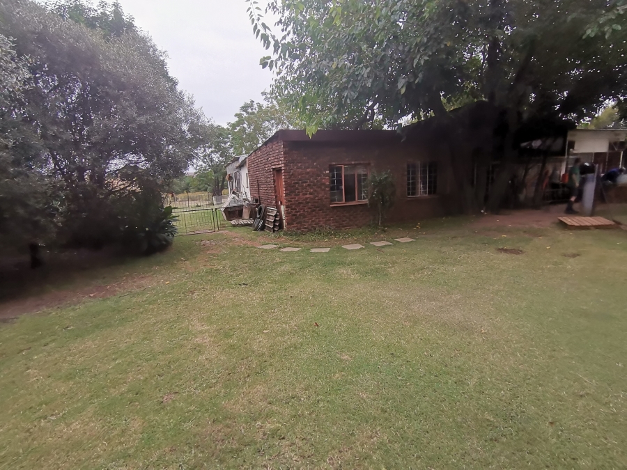 4 Bedroom Property for Sale in Andeon Gauteng