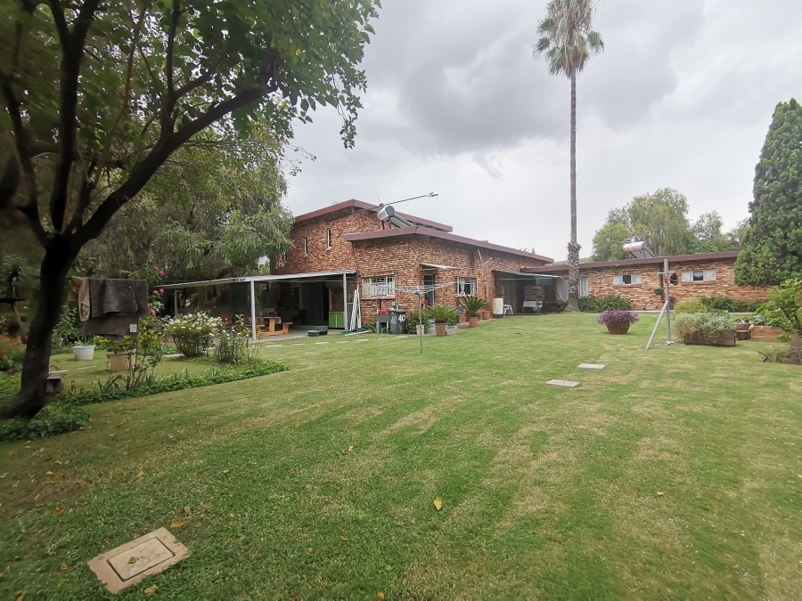 4 Bedroom Property for Sale in Andeon Gauteng