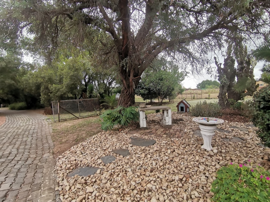 4 Bedroom Property for Sale in Andeon Gauteng