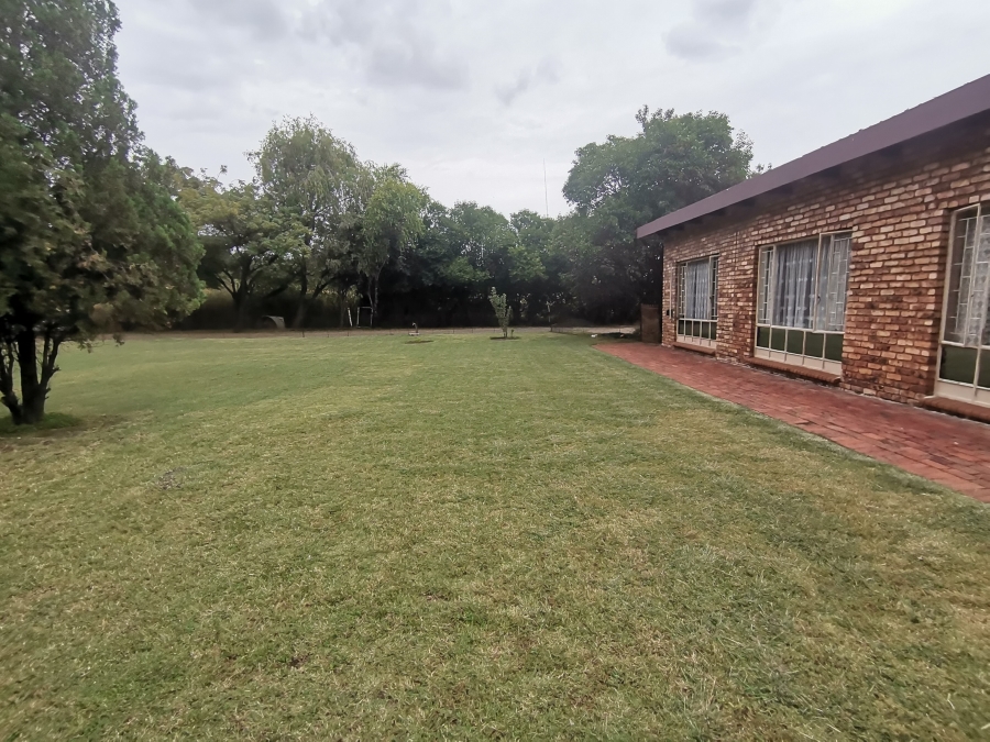 4 Bedroom Property for Sale in Andeon Gauteng